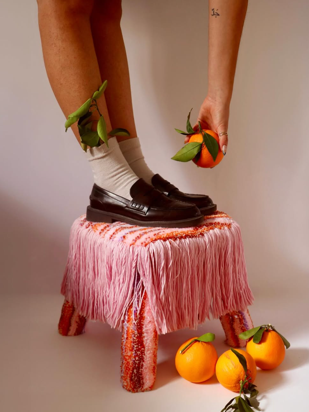 The ministool with pinky fringes